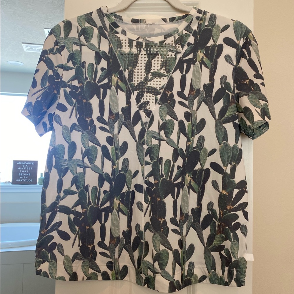 Lululemon cacti print top size 4